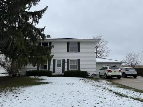 202-204 Valley Dr, Janesville, WI 53546