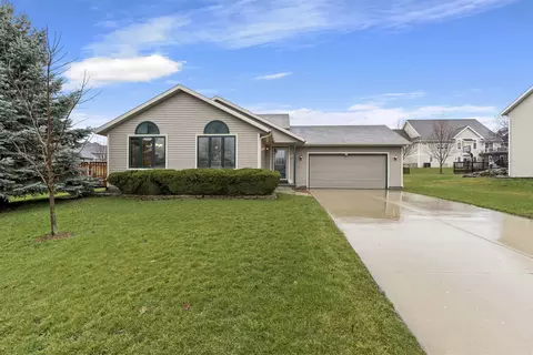 535 Oakwood Dr, Oregon, WI 53575