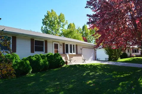 264 Robinson Rd, Oregon, WI 53575