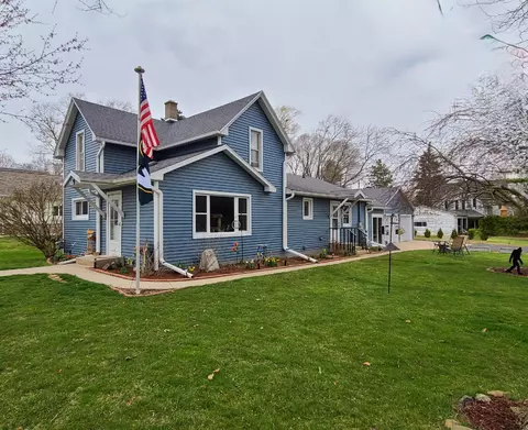 403 W Harvey St, Rio, WI 53960