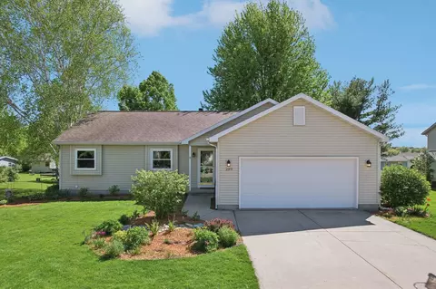 209 Sleepy Hollow Ln, Marshall, WI 53559