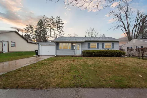 1757 Sun Valley Dr, Beloit, WI 53511