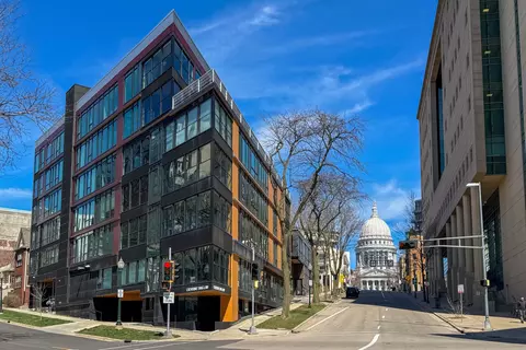 211 S Henry St #402, Madison, WI 53703