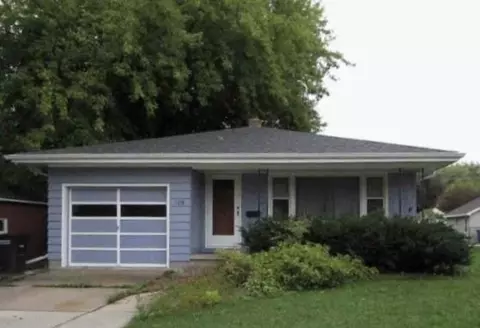 109 W 23rd Ave, Oshkosh, WI 54902