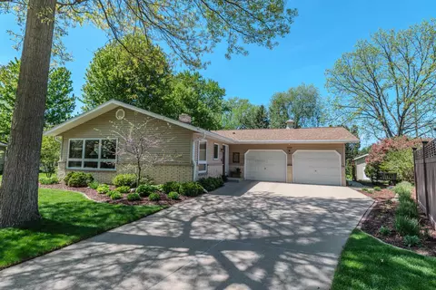 3010 Glenview Ct, Middleton, WI 53562