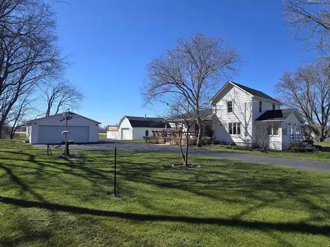 10432 Mulberry St, Roscoe, IL 61073