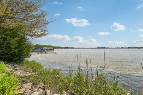 w9358 Ripley Road, Cambridge, WI 53523