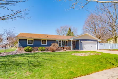3302 Nightingale Ln, Middleton, WI 53562