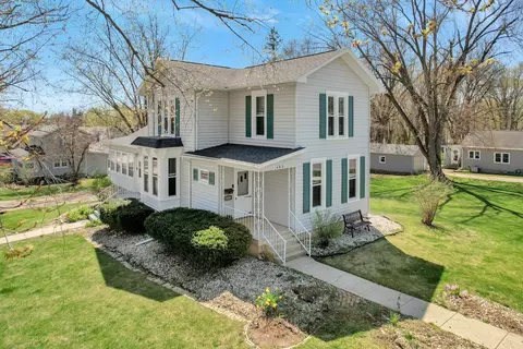403 W Main St, Evansville, WI 53536