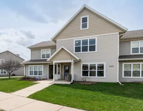240 S Musket Ridge Dr #3, Sun Prairie, WI 53590