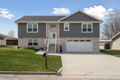 715 S Clinton St, Cuba City, WI 53807