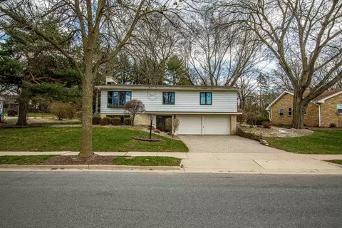 4909 Regent St, Madison, WI 53705