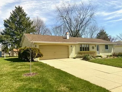 1726 Clover Ln, Janesville, WI 53545