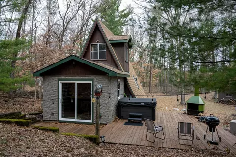 1876 W 16th Ave, Friendship, WI 53934