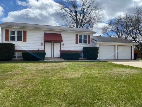 1906-1908 Refset Dr, Janesville, WI 53545