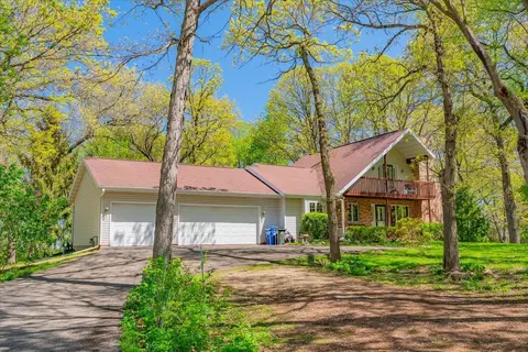 2006 Timber Lake Rd, Fitchburg, WI 53575