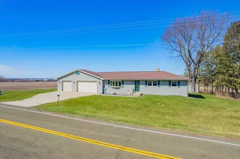5931 Portage Rd, Deforest, WI 53532