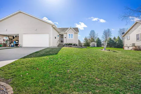 325 Redruth Dr, Dodgeville, WI 53533