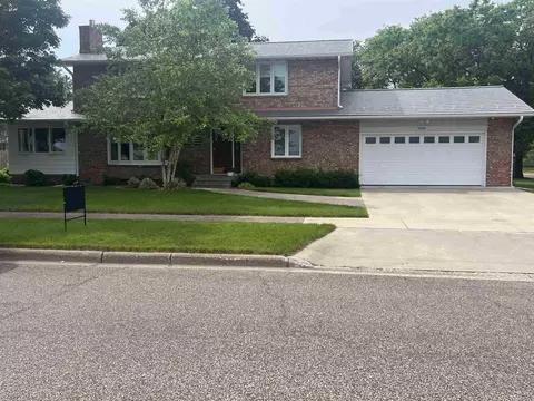 1000 E Wells St, Prairie Du Chien, WI 53821