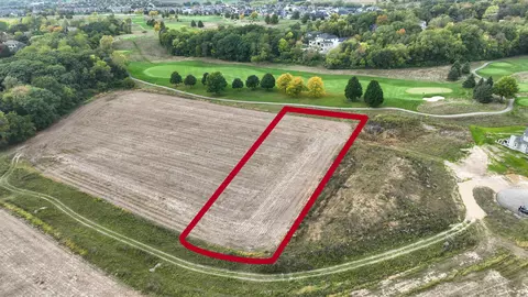 4911 Home Stretch Dr, Waunakee, WI 53597