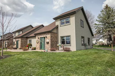 305 W Clay St, Cuba City, WI 53807