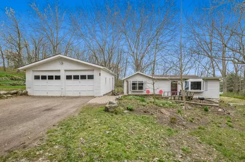 2933 Dellvue Dr, Fitchburg, WI 53711