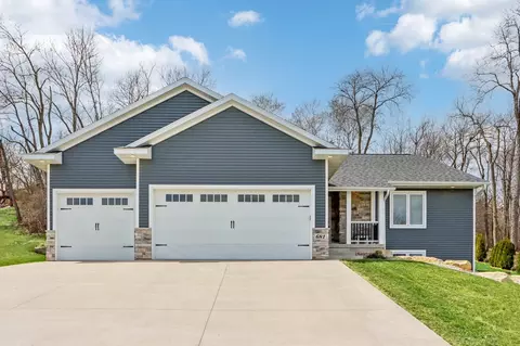 681 Sunrise Dr, Lodi, WI 53555