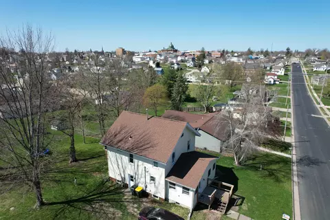 519 Elm St, Lancaster, WI 53813