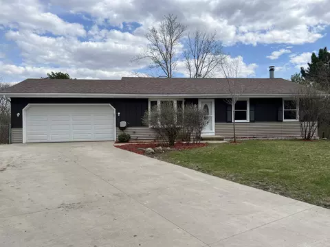 9 Sams Ct, Madison, WI 53716