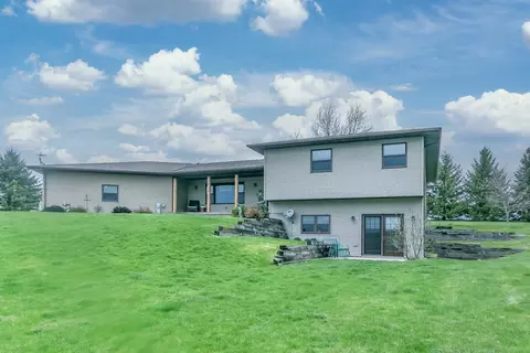 1212 Harms Rd, Highland, WI 53543