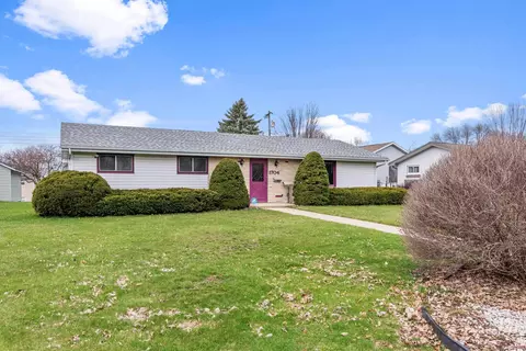 1704 N Center St, Beaver Dam, WI 53916