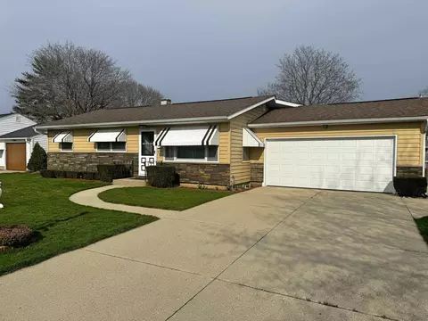 1247 Monterey Ln, Janesville, WI 53546