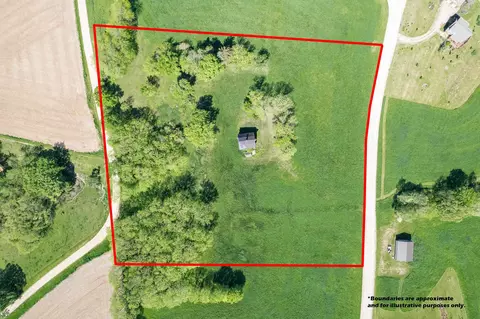 52601 Monroe Ln, Wauzeka, WI 53826