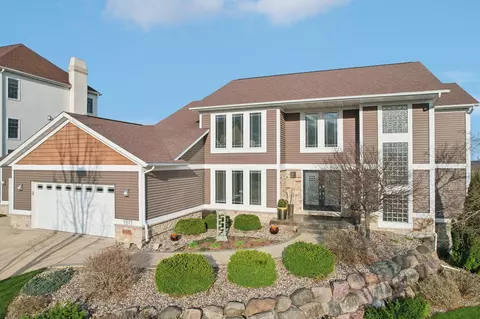 1611 Charleston Cir, Waunakee, WI 53597