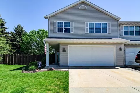 1109 N Pine St, Sun Prairie, WI 53590