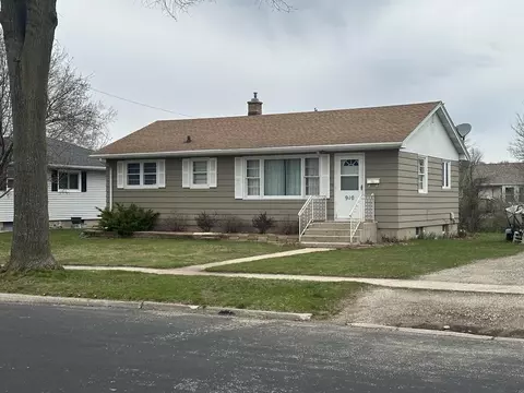 910 W Cramer St, Fort Atkinson, WI 53538