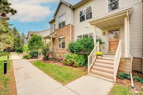 2892 S Seminole Hwy #5, Fitchburg, WI 53711