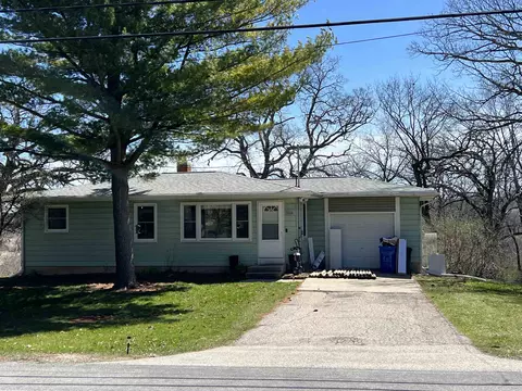 2924 Glacier Valley Rd, Fitchburg, WI 53711