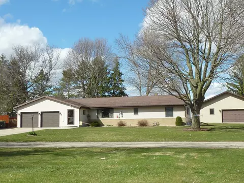 w10172 County Road F, Fox Lake, WI 53933