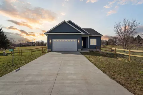 N6745 Clover Lane, Pardeeville, WI 53954