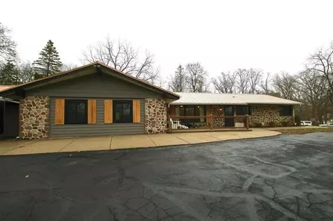 21530 W Lochleven Ave, New Berlin, WI 53146