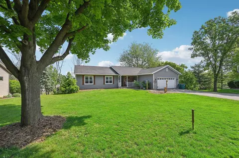 5306 Rustling Oaks Ln, Mcfarland, WI 53558