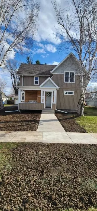 136 Center St, Randolph, WI 53956