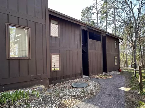 9 Oak Trl, Wisconsin Dells, WI 53965