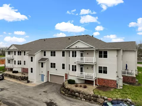 1117 Hamilton St #205, Stoughton, WI 53589