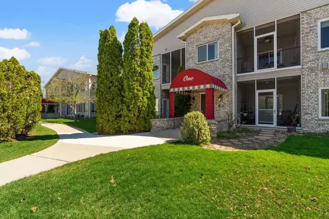 1 Cherokee Cir #201, Madison, WI 53704