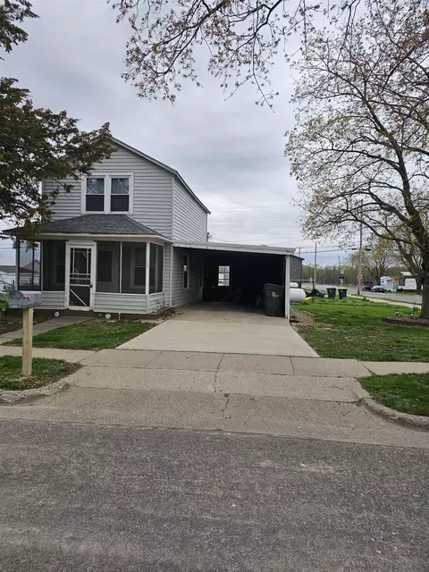 302 E Amelia St, Cassville, WI 53806