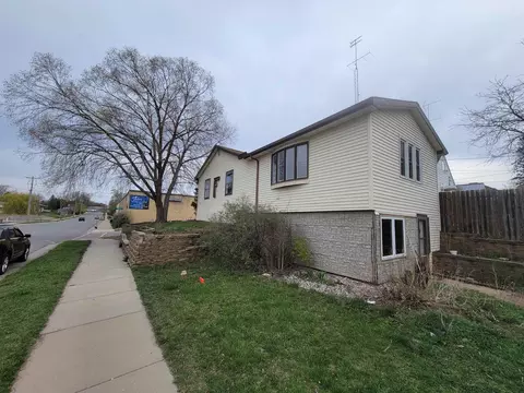 432 W Marion St, Portage, WI 53901