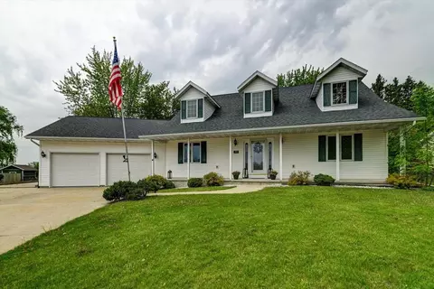 159 Hilltop Dr, Fall River, WI 53932