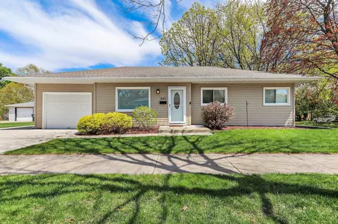 441 Presidential Ln, Madison, WI 53711